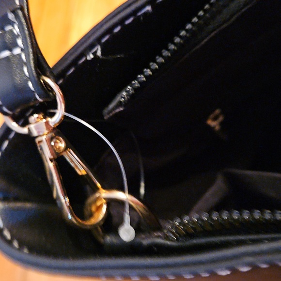 Black Leather & Wicker Handbag, Bucket Bag, Tote, Crossbody Strap, NWOT - Picture 7 of 11